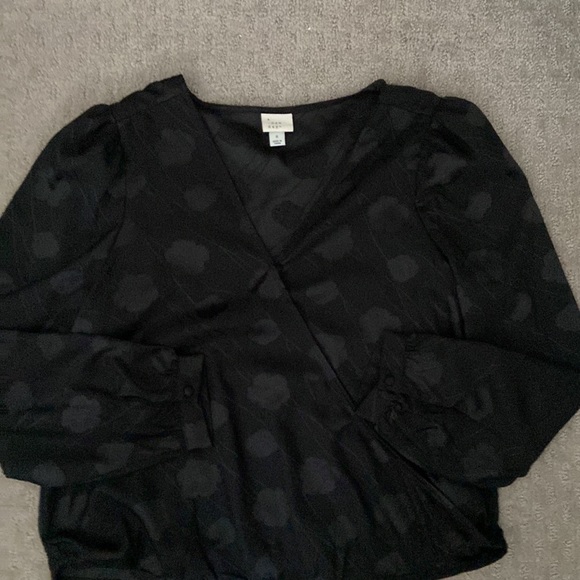 Black blouse with floral detail - Picture 2 of 2
